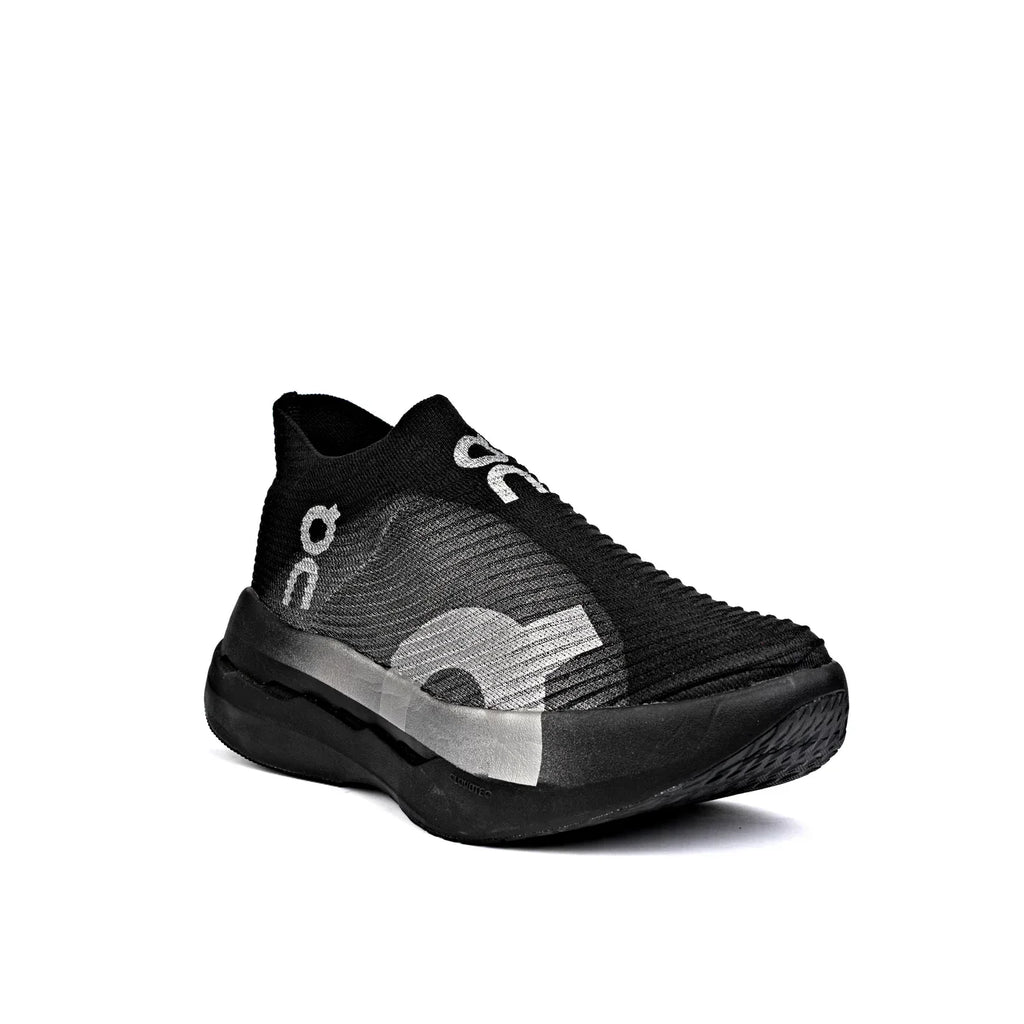 On Running CloudBoom Strike LS Black Sneaker with Grey Touch